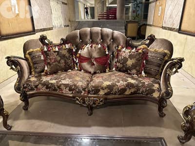 طقم كنبايات ملكي حفر خشب زان اربع قطع وطاولة