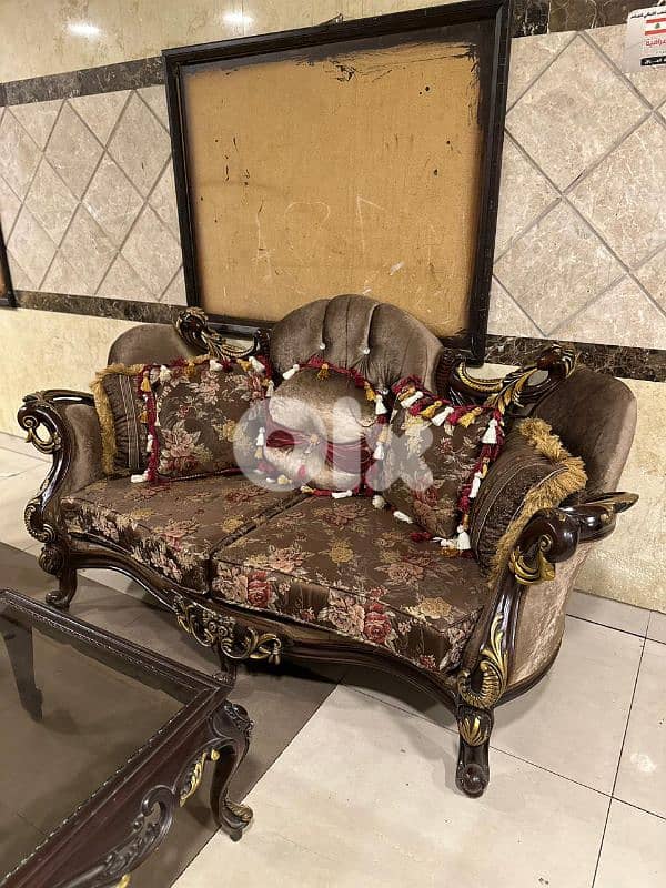 طقم كنبايات ملكي حفر خشب زان اربع قطع وطاولة 1