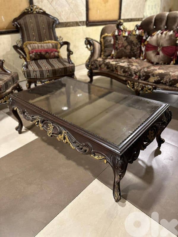 طقم كنبايات ملكي حفر خشب زان اربع قطع وطاولة 10