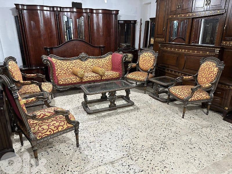 طقم كنبايات حفر خشب زان خمس قطع وطقم طاولات 4