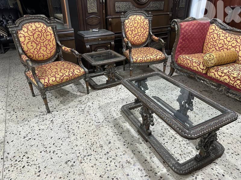 طقم كنبايات حفر خشب زان خمس قطع وطقم طاولات 8