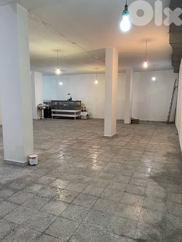 مستودع برسم البيع 0