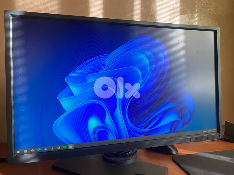 BenQ Zowie 240 HZ gaming monitor with Dyac 0