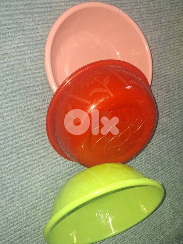 جاط بلاستيك صغير ملون عدد 60 سعر 1500 alf 0