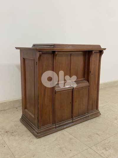 antique sewing machine