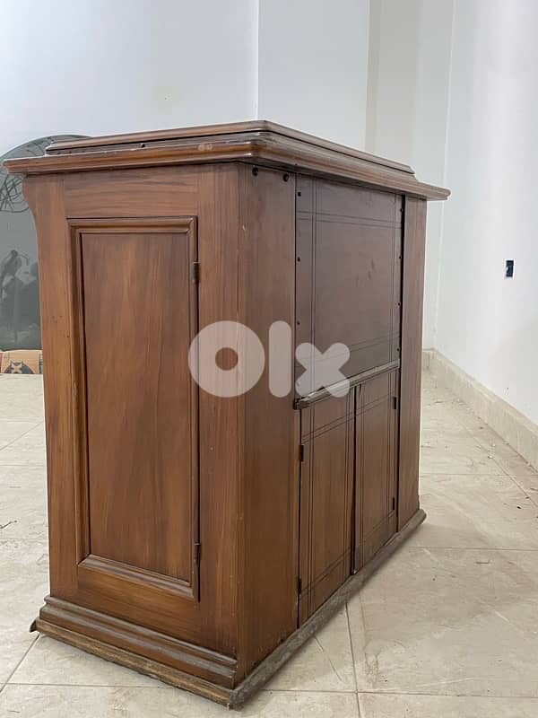 antique sewing machine 1