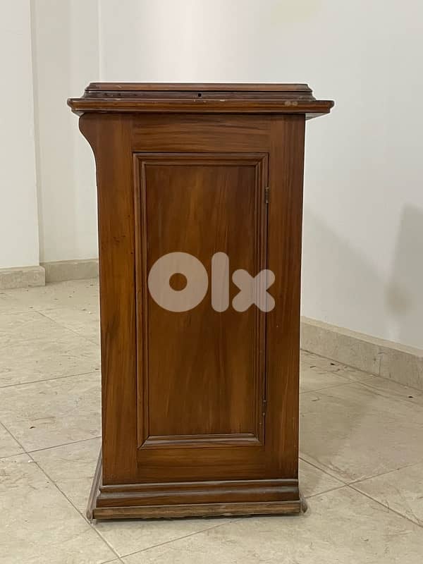 antique sewing machine 2