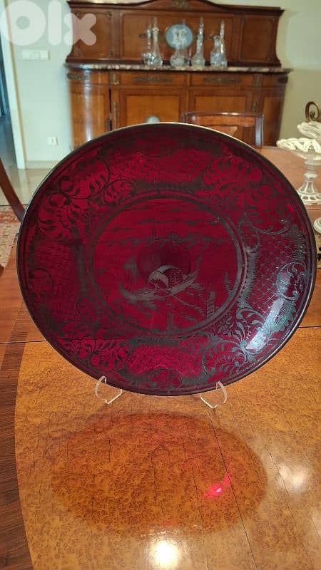 Antique red plate in perfect condition great for home decoration 1