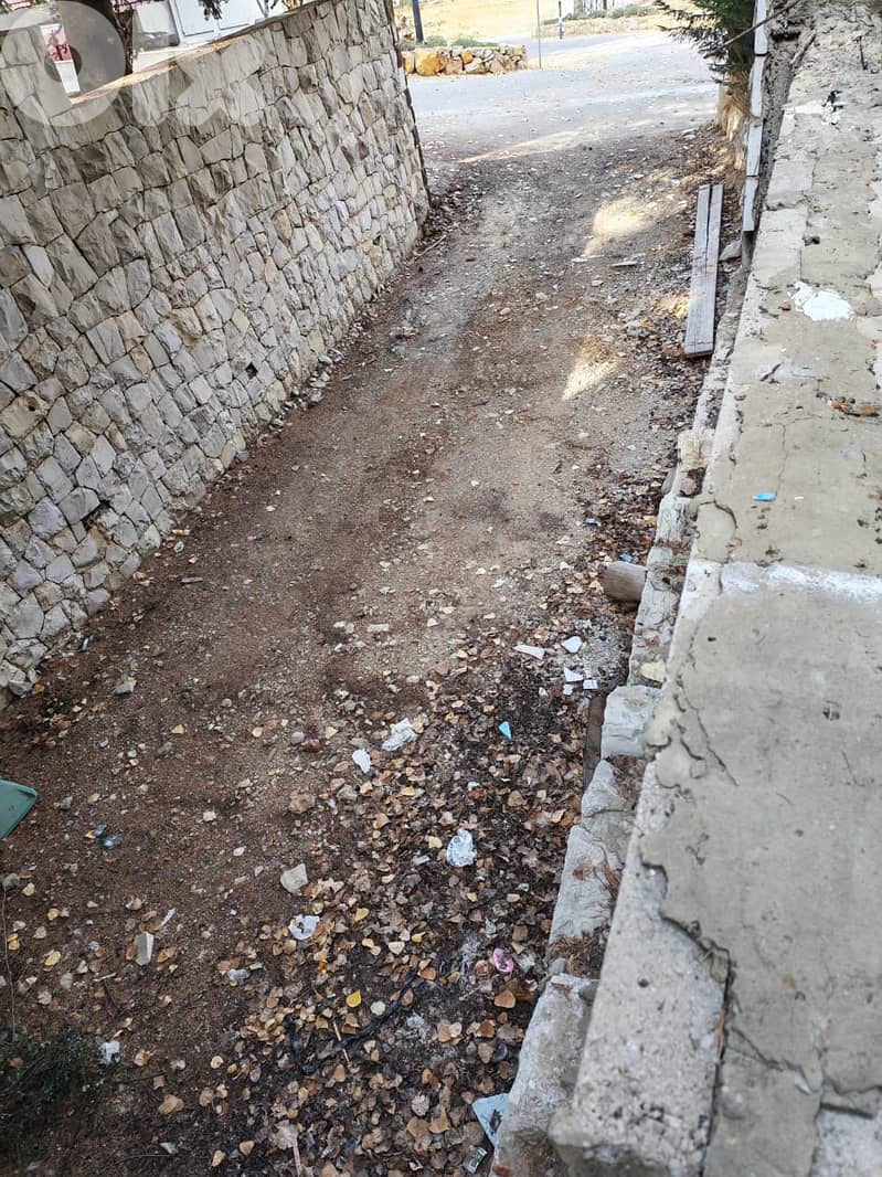 Building for sale in Kfardebian Oyoun el simen - 10 furnished chalets 10