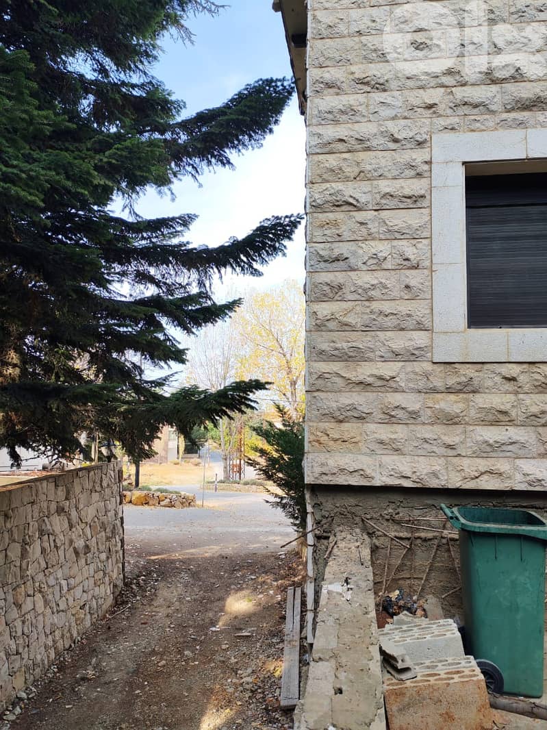 Building for sale in Kfardebian Oyoun el simen - 10 furnished chalets 12