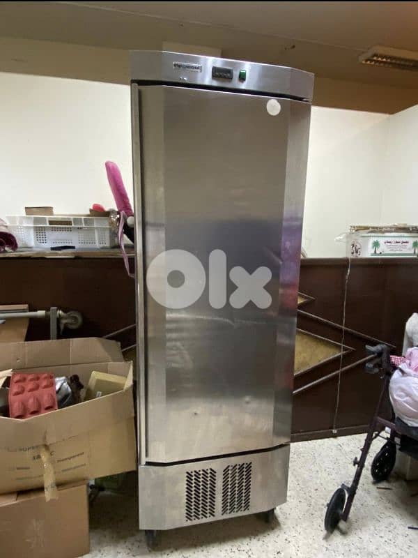 براد احترافي من نوع Infricool  لحفظ الشوكولاتة  0 إلى +26 درجة مئوية. 1