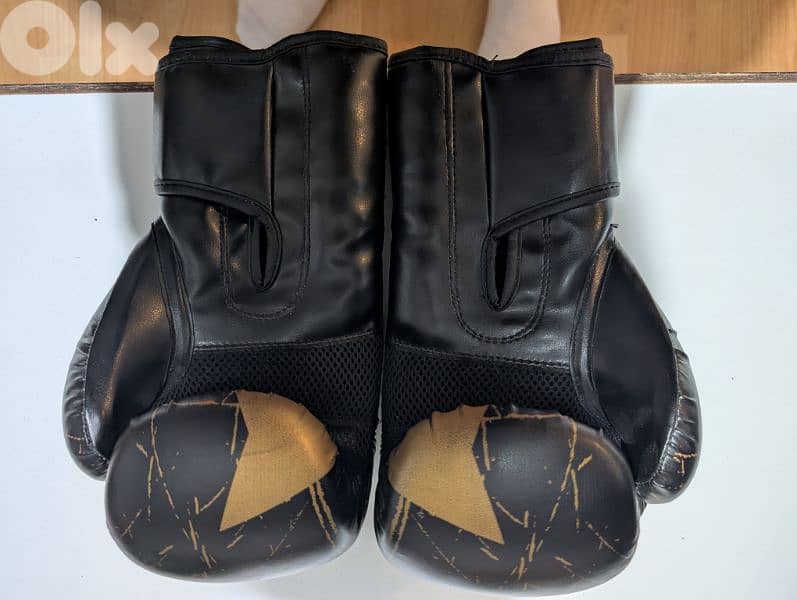 Diesel 16oz gloves barely used 0