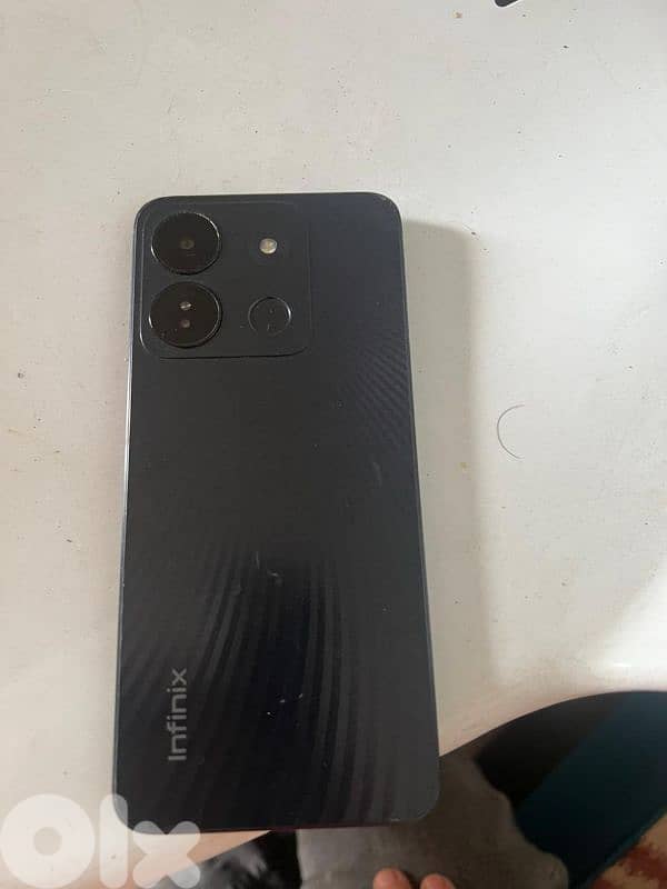 موبيل انفنكس مكسورة الشاشة على الزاوية شي خفيف 1