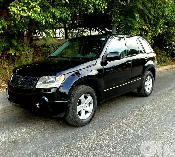 2011 suzuki Grand vitara like new 4WD 4cyld 0