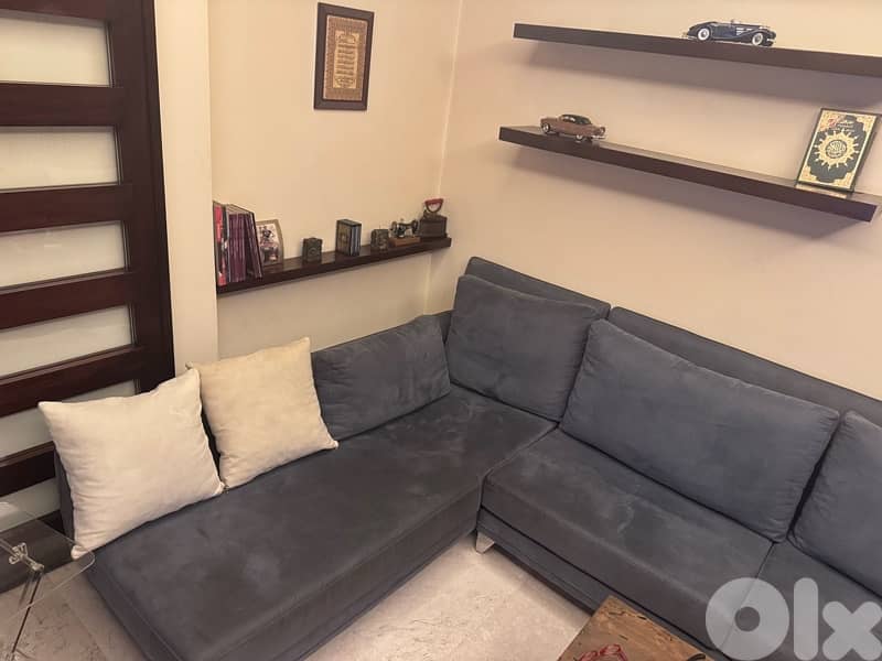 Pink and Blue sofas 1