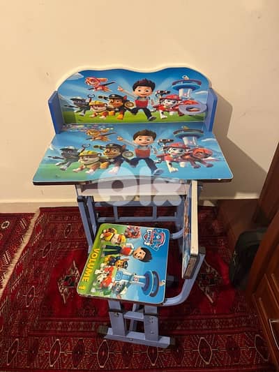 good condition table and chair adjustable height