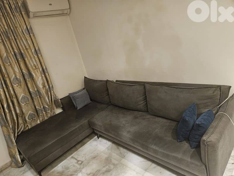 corner sofa like new 0