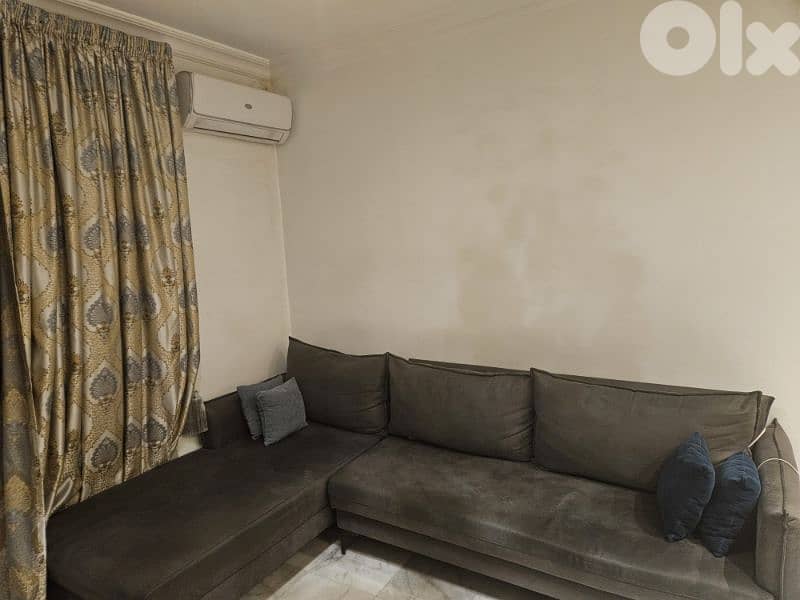 corner sofa like new 1