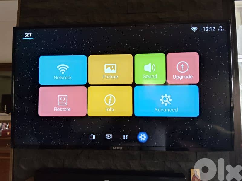 TV 55 inch like new wifi with 2 speaker and DVD and 5