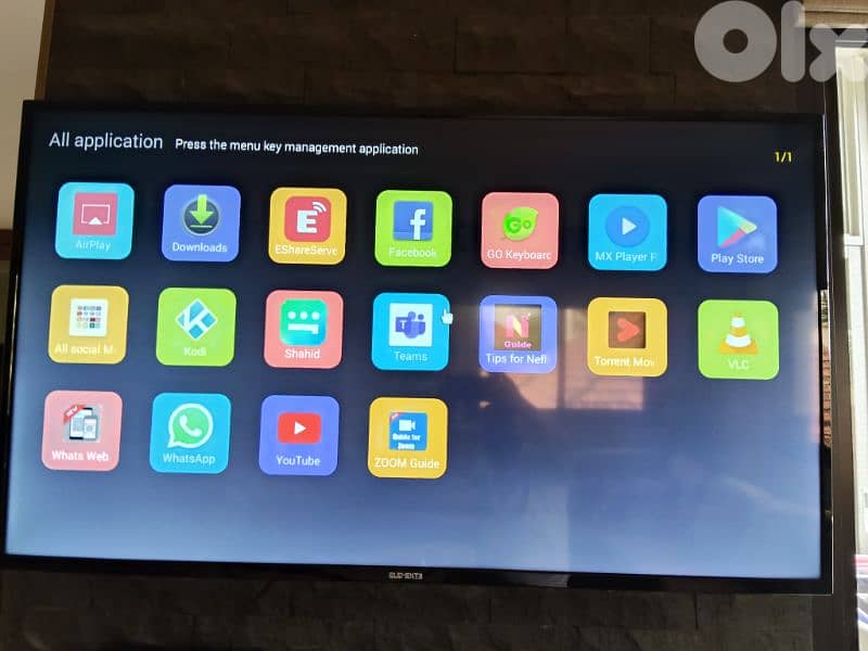 TV 55 inch like new wifi with 2 speaker and DVD and 8