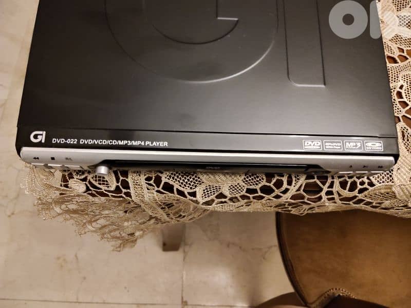 TV 55 inch like new wifi with 2 speaker and DVD and 16