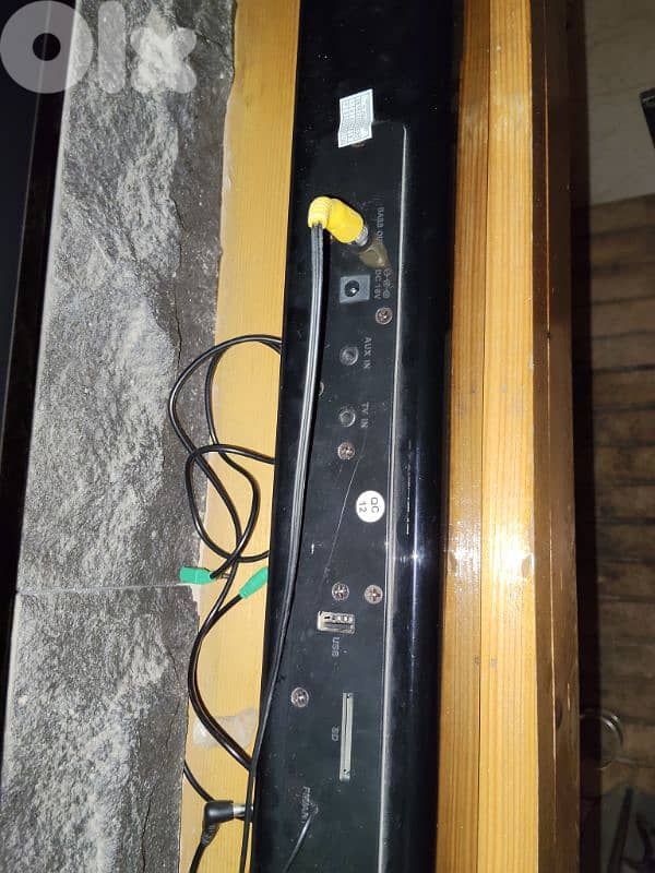 TV 55 inch like new wifi with 2 speaker and DVD and 18