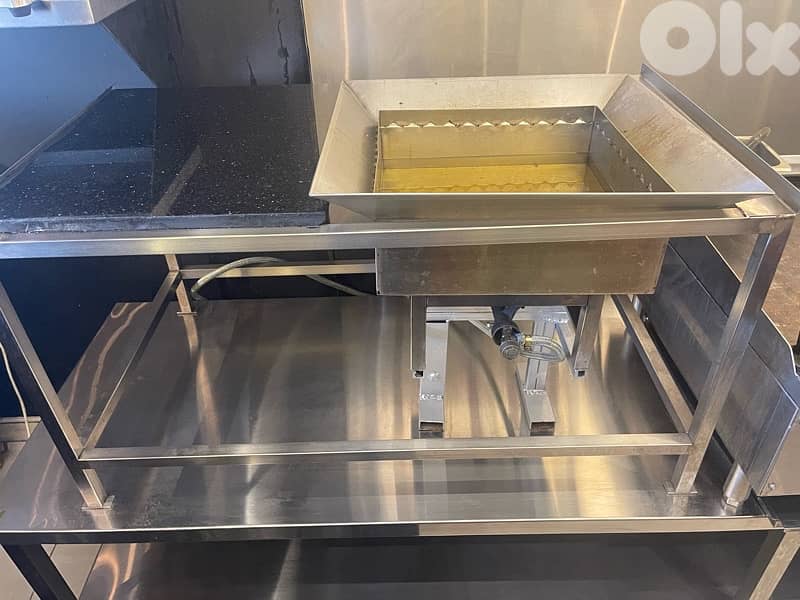 سناك كامل معدات جديده بعدها للبيع سعر مغري 12