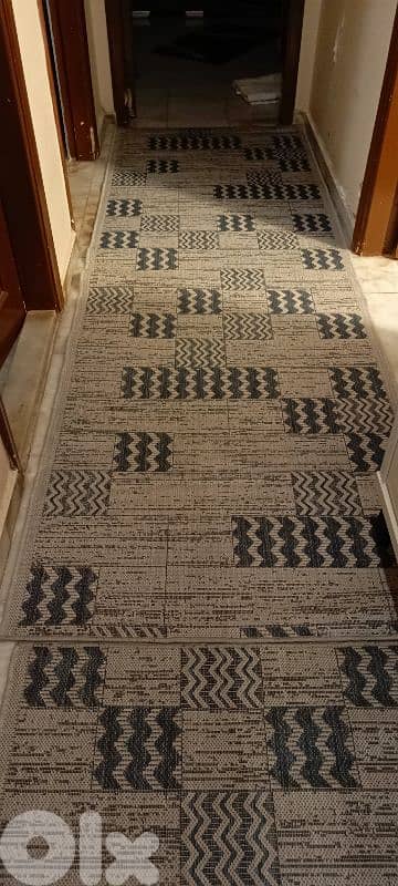 بساط كوريدور عدد ٢ قياس كل واحد 100×295 سعر الواحد 50$ 1