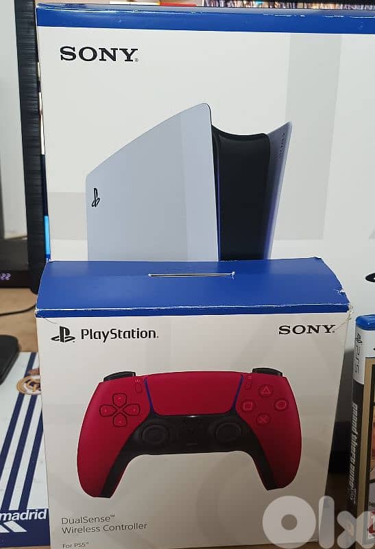 Playstation 5 slim European open box used 10 days  1TB  With 2 control 3