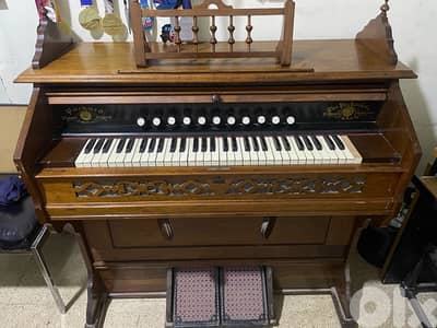 old antique pump organ