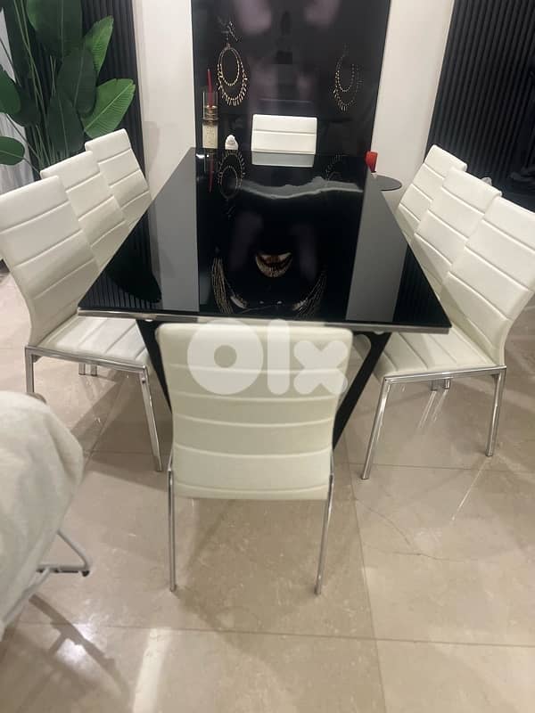 Dining table with 8 chairs for sale - Very Good Condition 0