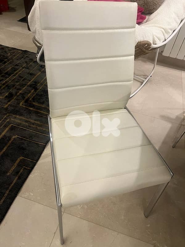 Dining table with 8 chairs for sale - Very Good Condition 7