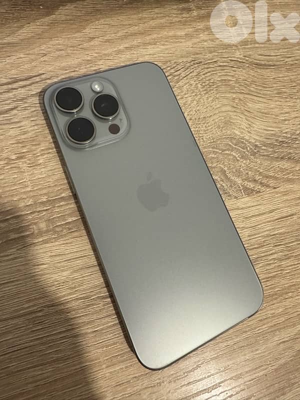iPhone 15 Pro Max Natural Titanium 256GB 5