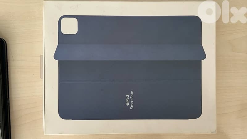 Used Excellent iPad Pro 2020 With Folio, Magic Keyboard, Apple pen 7