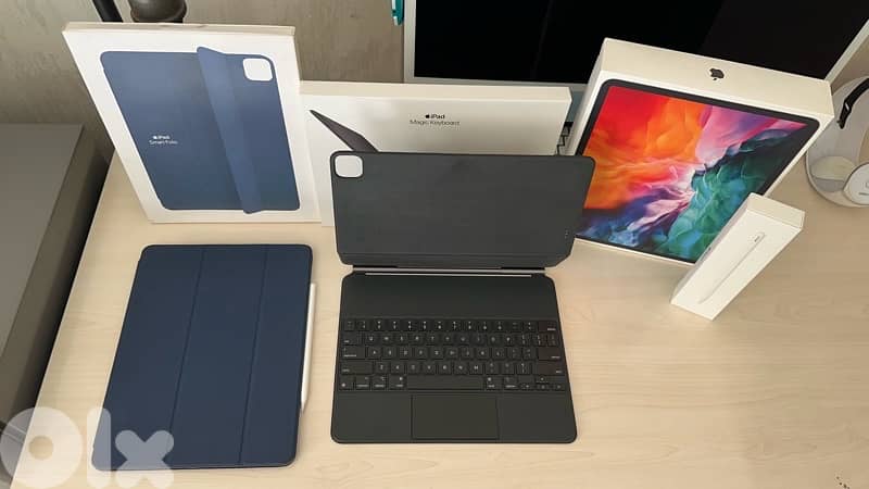 Used Excellent iPad Pro 2020 With Folio, Magic Keyboard, Apple pen 11