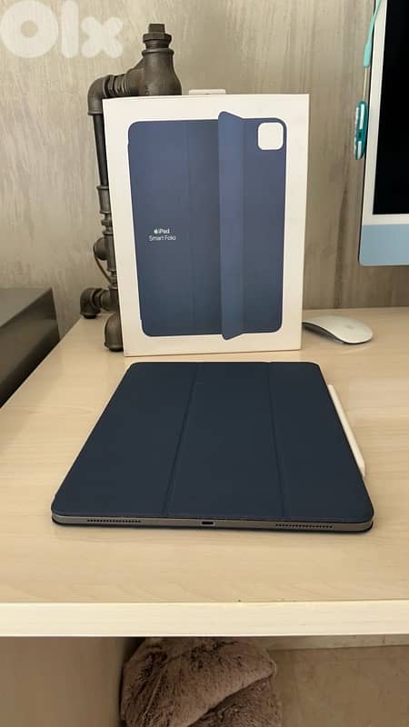 Used Excellent iPad Pro 2020 With Folio, Magic Keyboard, Apple pen 16