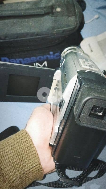 Antique new Panasonic NV-VZ18 VHS-C camcorder 2