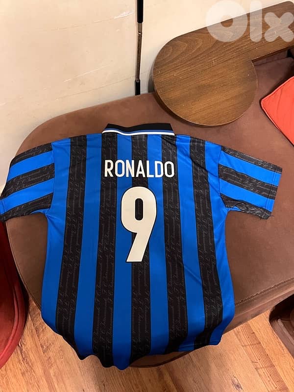 Authentic 1997 Retro Inter Milan R9 Kit 4