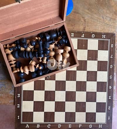 Wooden Chess Set – Hand crafted 47×47 cm Board With Storage Box