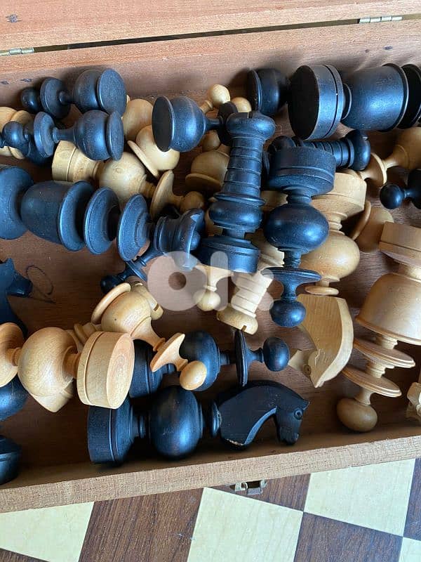 Wooden Chess Set – Hand crafted 47×47 cm Board With Storage Box 1