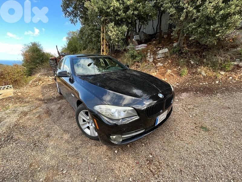 BMW 5-Series 2011 0