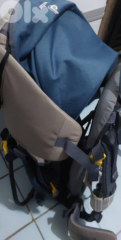 Deuter kid comfort Child Carrier and Backpack for travel and Hiking 1