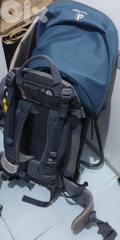 Deuter kid comfort Child Carrier and Backpack for travel and Hiking 2