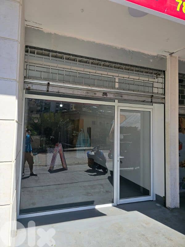 محل للإيجار موقع مميز عرمون 0