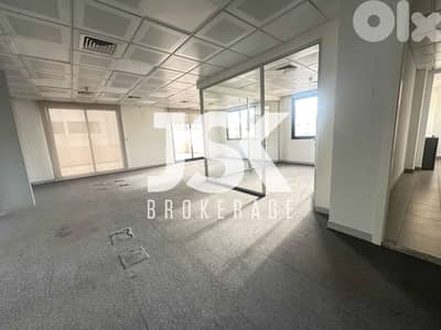 L19720 - 110 SQM Office with Terrace For Rent in Prime Location Dora