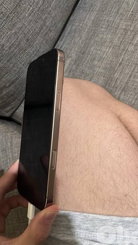 iphone 16 pro max 99% bat like new 1