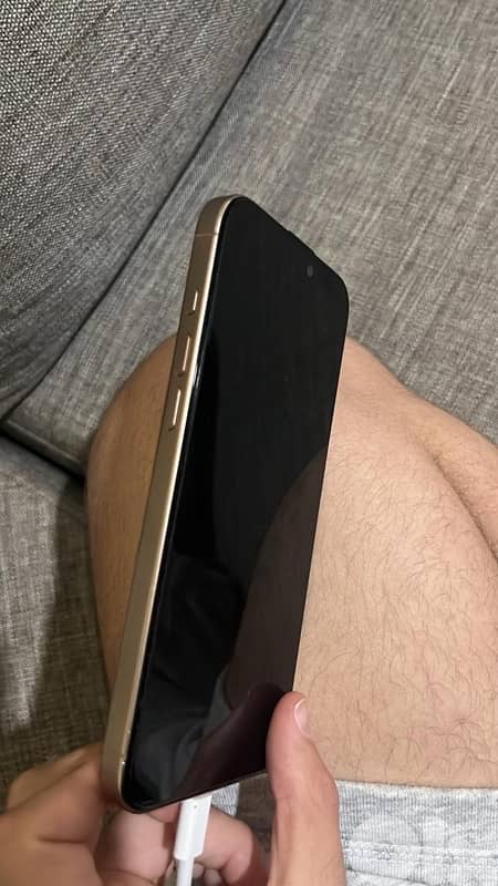 iphone 16 pro max 99% bat like new 2