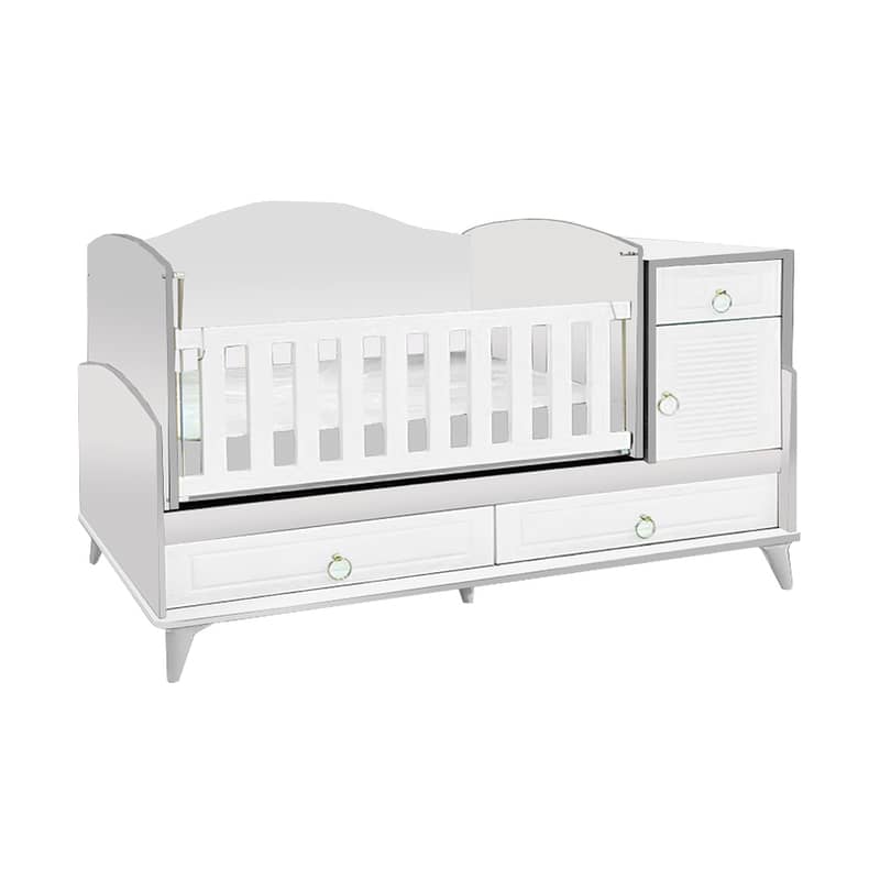 Wooden Baby Bed With Dresser - سرير خشبي للأطفال مع أدراج جانبية 3