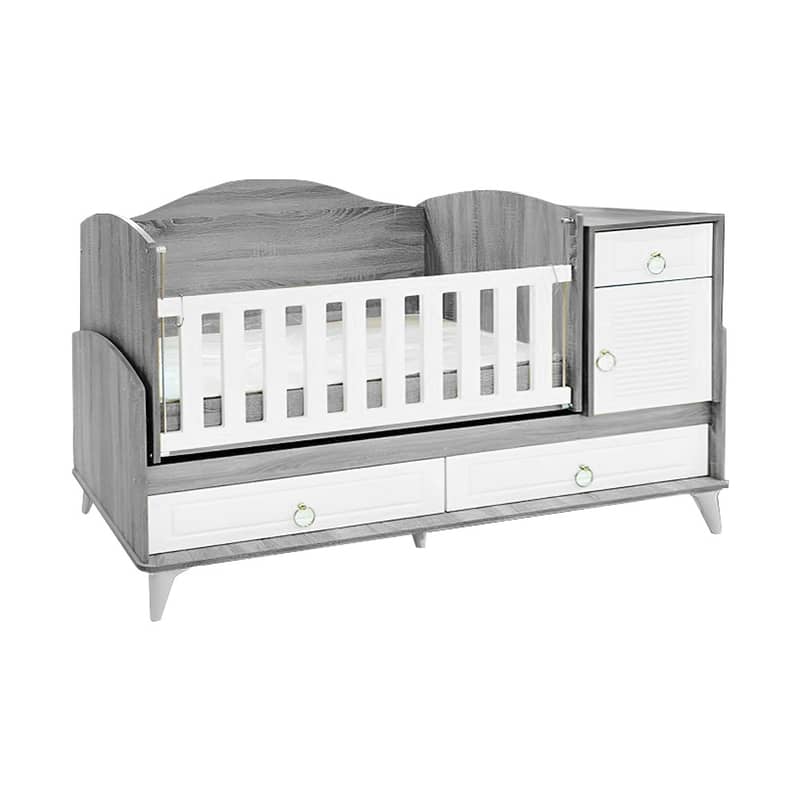 Wooden Baby Bed With Dresser - سرير خشبي للأطفال مع أدراج جانبية 4