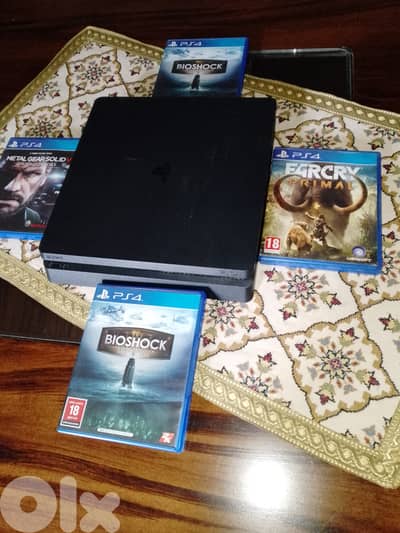 PS4 Slim 500GB – Like New + 6 Games (negotiable price)